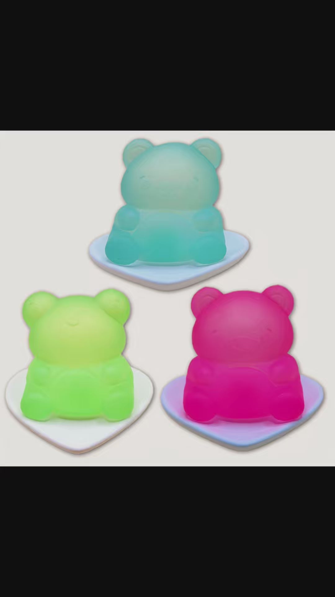Top Trenz Super Duper Sugar Squisher Bear sensory squishy toy video showcasing vibrant colours, slow-rising texture, and official packaging.